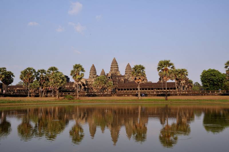 アジアの世界遺産「アンコール遺跡群」と「ハロン湾」　　　　　　　　　　　　　カンボジアとベトナムをめぐる８日間の旅